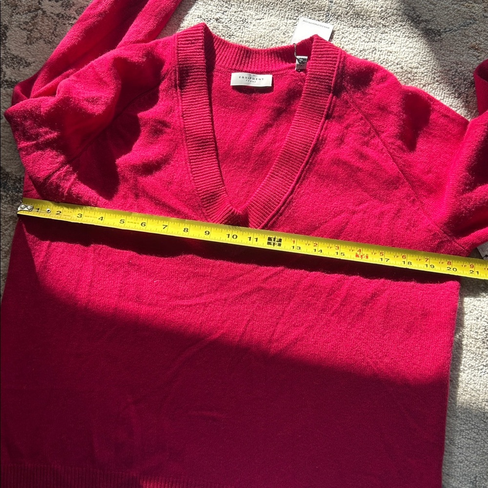 V-Neck Lightweight Sweater in Raspberry - Picture 9 of 10